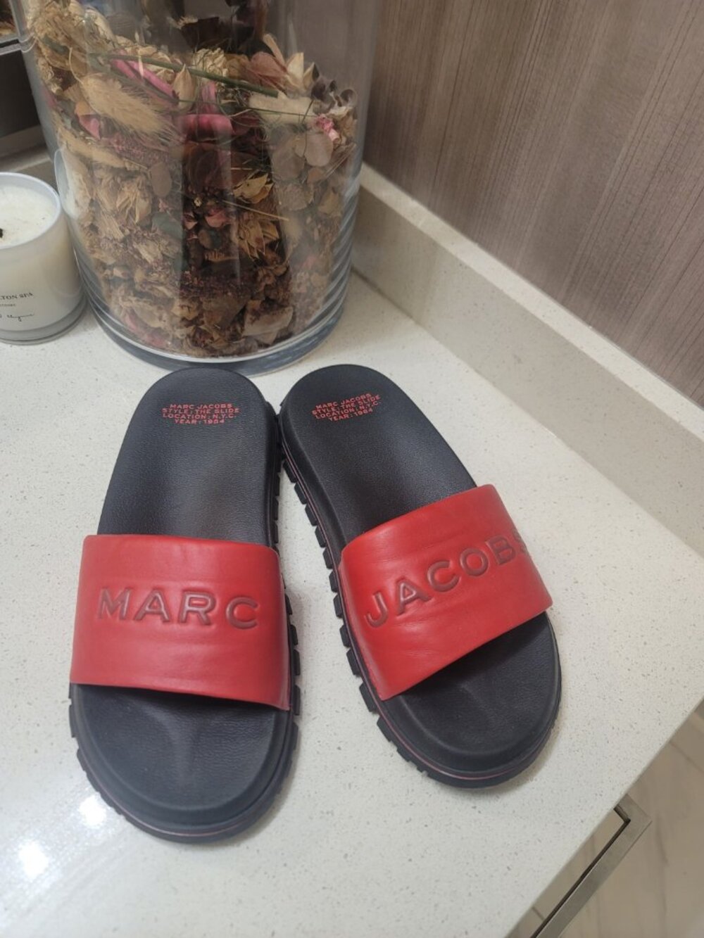MARC JACOBS  “The Slide" Leather Red Sandals. Original Price - Sz 40/9.5